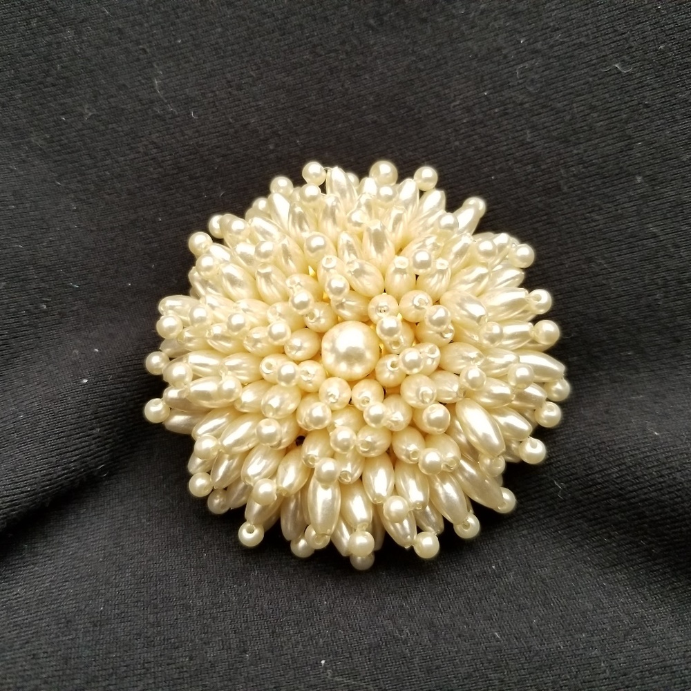 B8,713 Pearl Broach Brooch Pin BOGO 1/2 OFF
